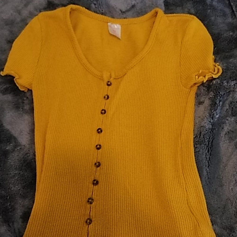 Yellow t-shirt